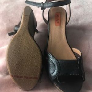 black miz mooz wedges